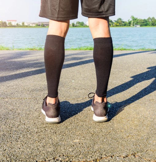 ¿Podría una manga para el brazo mejorar la recuperación y el rendimiento de las personas activas?